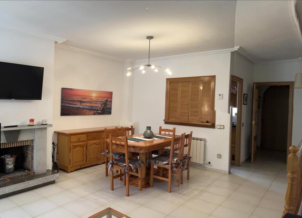 Wonderful Beach House With 2 Pools Villa Calafell Exteriör bild